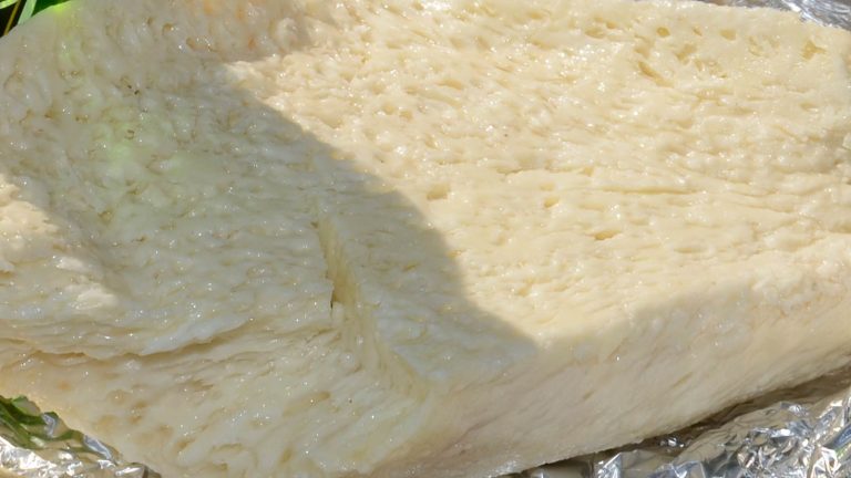 Mariovo “Tepano” (beaten) cheese