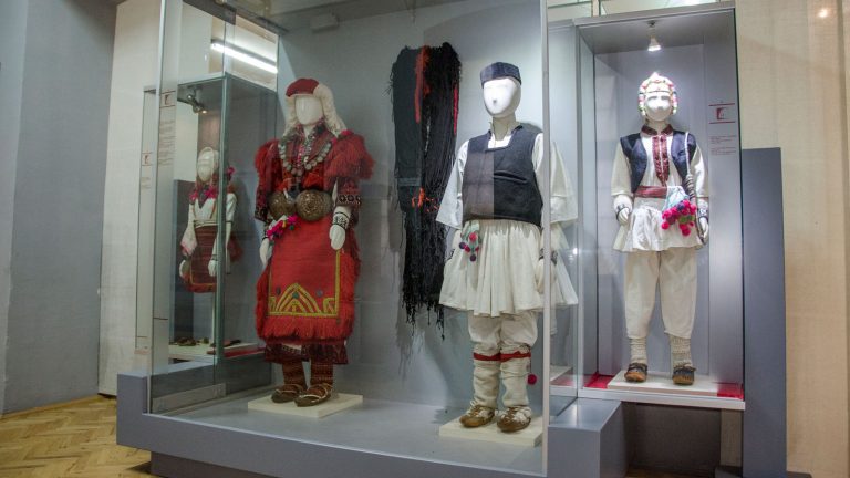 Mariovo folk costume