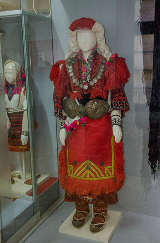 Mariovo folk costume - Woman