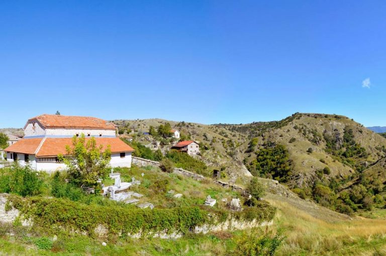 Staravina Village, Mariovo