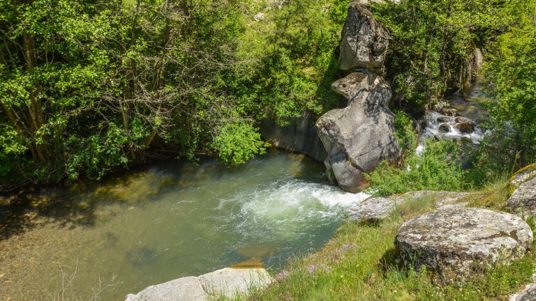 Temnichki whirlpool, village Gradeshnica