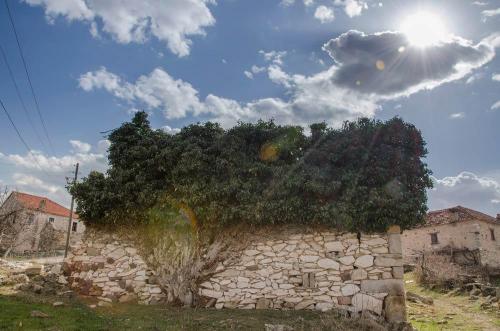 Zovich village, Mariovo