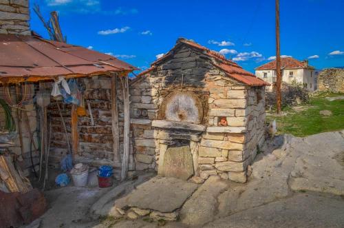 "Furna" - oven for baking bread, Zovich village, Mariovo